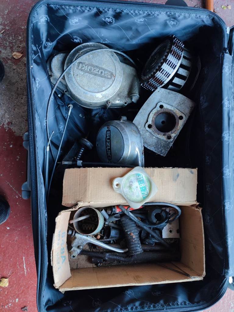 SUZUKI GT250 L (1974) None-Runner Spares or Repair (Includes 2x engines & much more) 