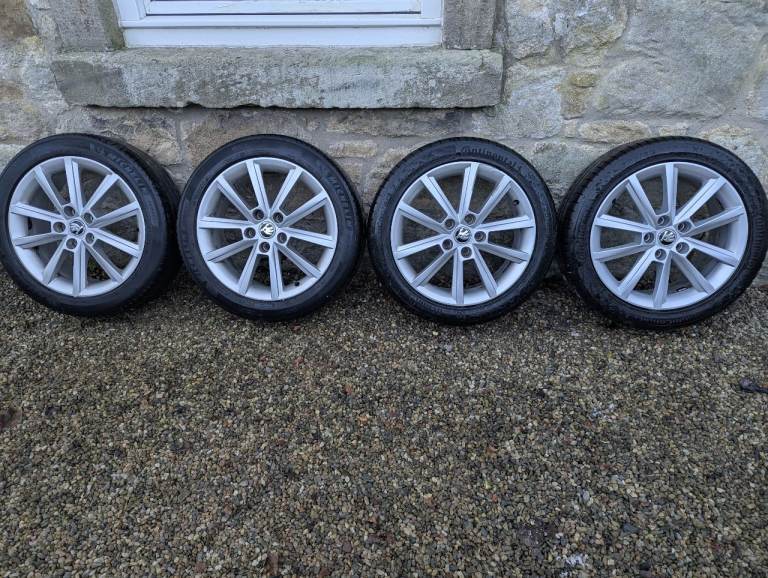 Skoda 17" alloys and summer tyres
