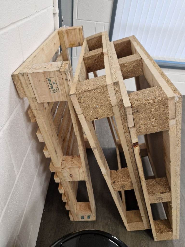 Pallets going free. 3 regular size and 2 mini pallets.