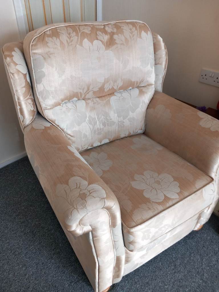 PARKER KNOLL ARMCHAIR 