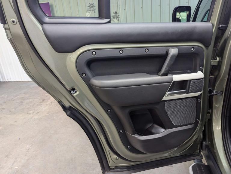 2021 Land Rover Defender 2.0 Defender SE Auto 4WD 5dr SUV Petrol Automatic