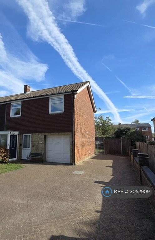 3 bedroom house in The Brambles, Chigwell, IG7 (3 bed) (#3052909)