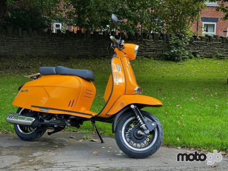 Royal Alloy GP 125cc Modern Classic Retro Automatic Moped Scooter For Sale