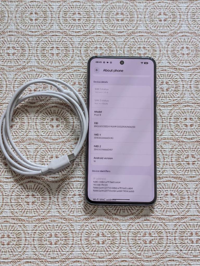 Google pixel 8 128G unlocked to any network in a very good condition comes with a power lead 