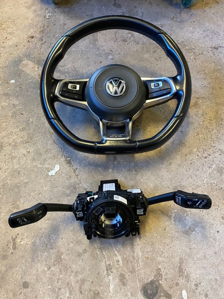 2019 Vw golf MK7.5 mk7 GTD steering wheel  complete with airbag and wiring loom and storks 