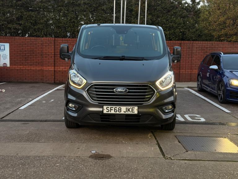 2018 Ford Tourneo Custom 2.0 TDCi EcoBlue 130ps L/R 9 Seater Titanium Auto MPV Diesel Automatic