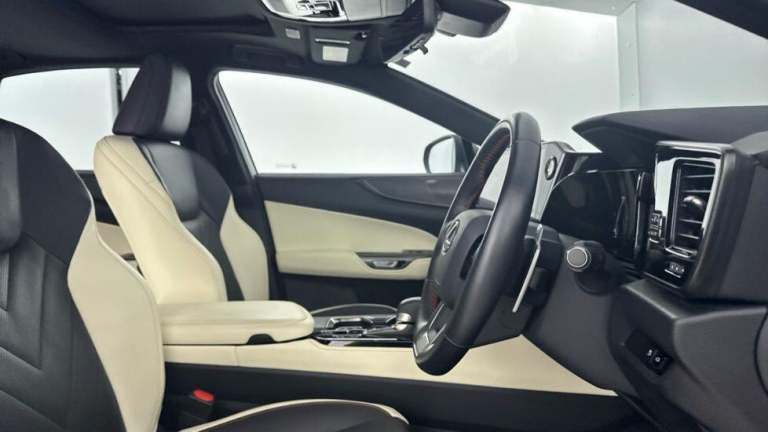 2024 Lexus NX 2.5 450h+ 18.1kWh Takumi SUV 5dr Petrol Plug-in Hybrid E-CVT 4WD Euro 6 (s/ ESTATE ...