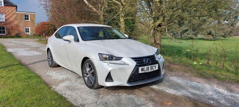 Lexus IS 300H Executive Edition, Full Service History