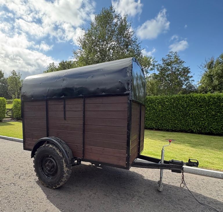 Cow/sheep/multi-use trailer