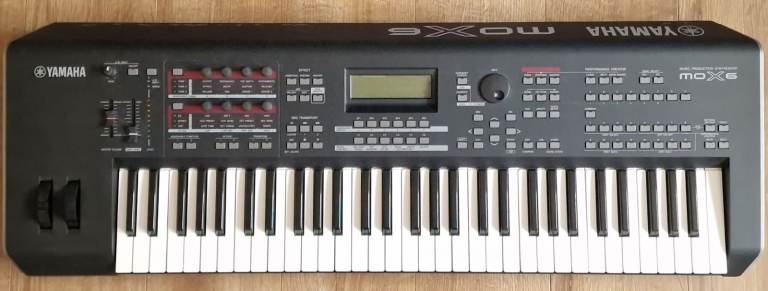 Yamaha MOX6 Production Synthesiser Keyboard