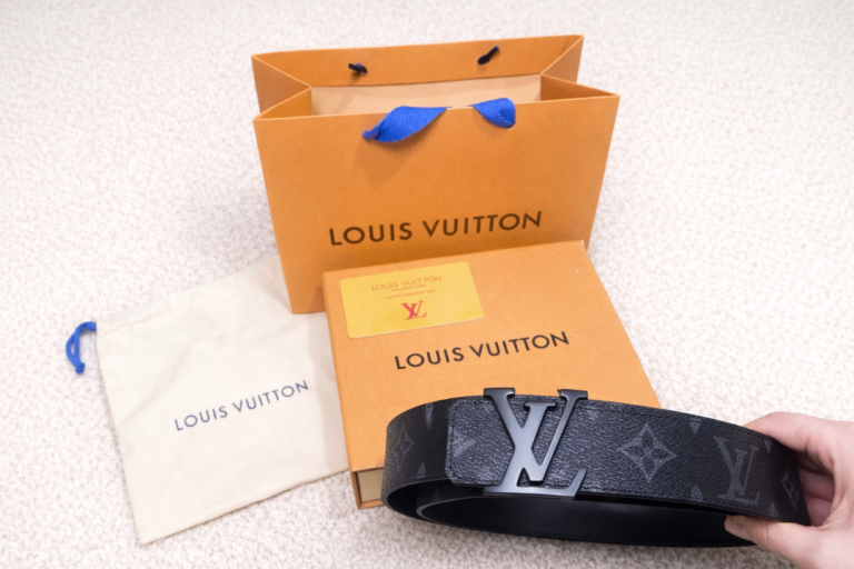 LOUIS VUITTON Men's Black Belt - New