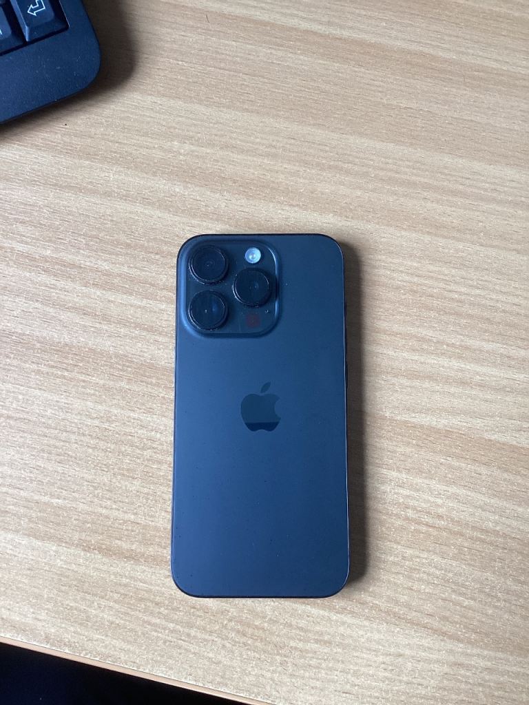 iPhone 15 pro 128gb- black titanium 