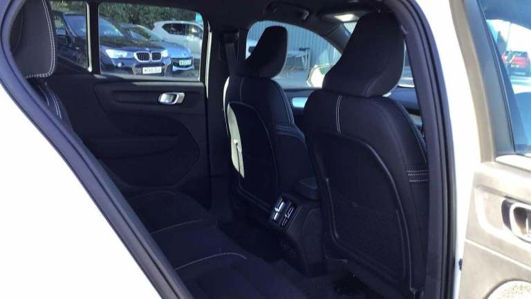 2025 Volvo XC40 Plus, B4 Mild hybrid, Petrol, Dark ESTATE Petrol/Electric Hybrid Automatic