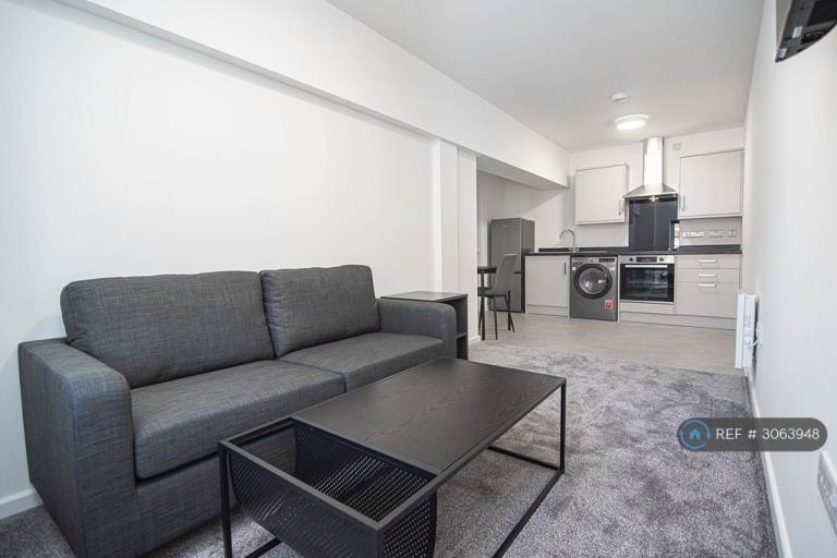 1 bedroom flat in The Maltings, Gainsborough, DN21 (1 bed) (#3063948)