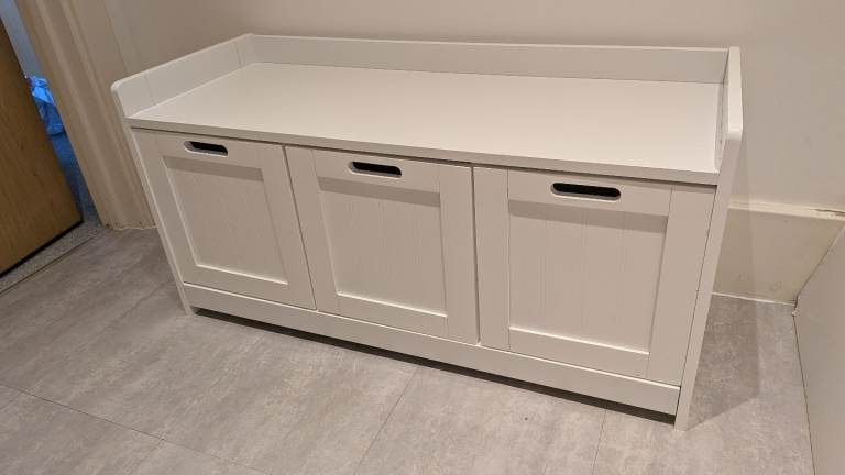 Low cabinet