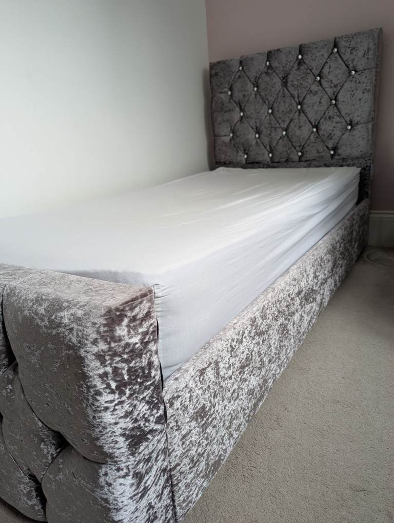image for Grey Velvet Single Bed