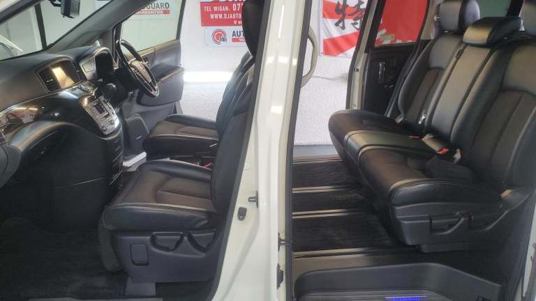 Nissan Elgrand e52 3.5cc automatic 8 seater fresh japanese import 60k 2014