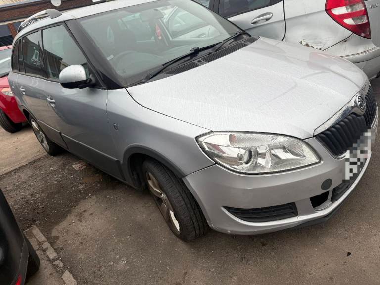 Breaking spare parts skoda fabia esate mk2