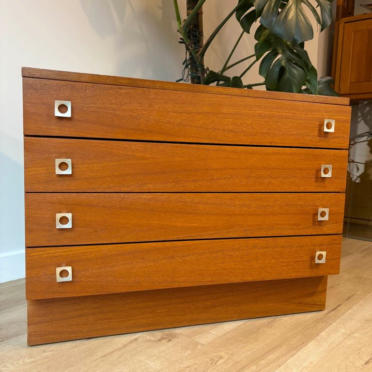 Mid-Century Danish Chest of Drawers – Vintage MCM