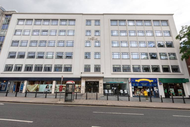 Brighton - BN1 3XF \ Serviced Office with 2 Desks