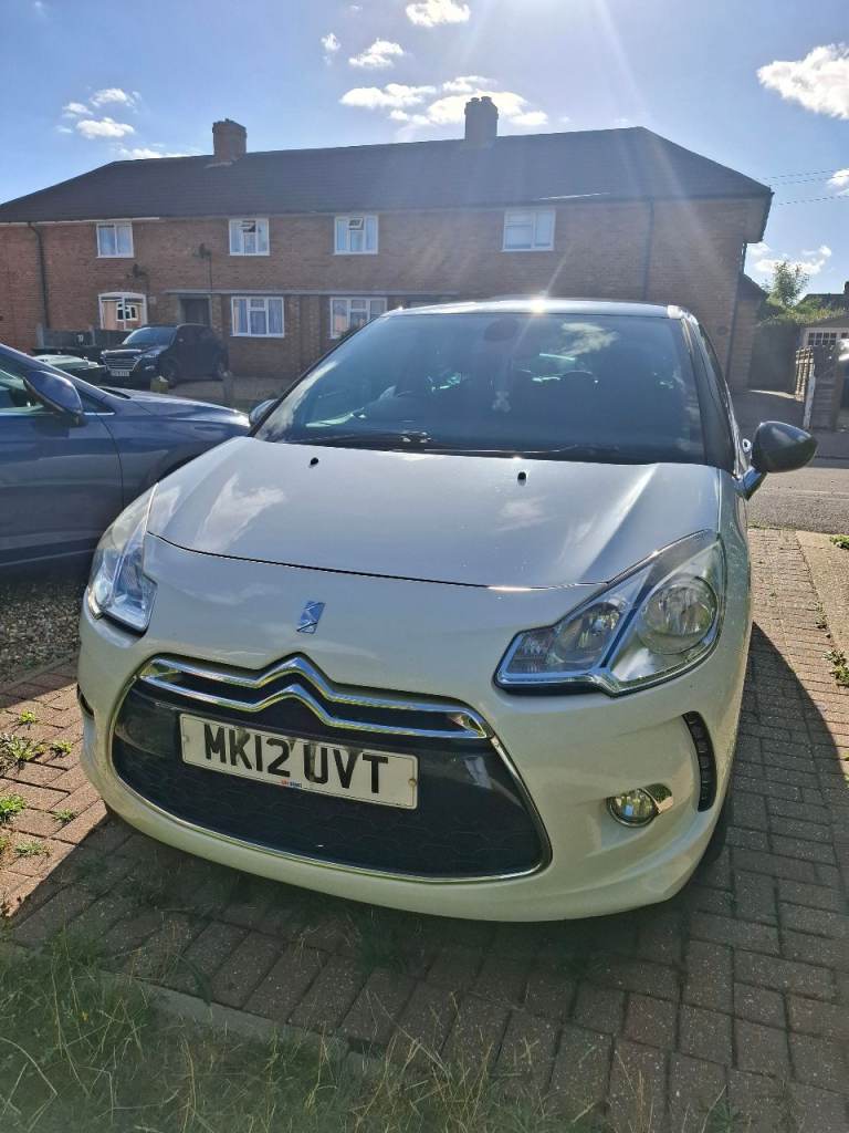Citroen, DS3, Hatchback, 2012, Manual, 1598 (cc), 3 doors