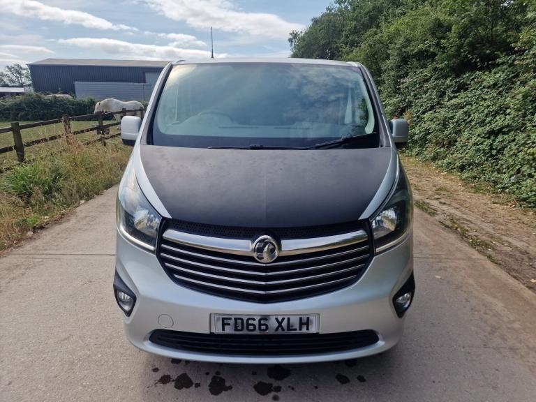 2016 Vauxhall Vivaro Silver 6 Seat  Crew Cab  Low 114k Miles  Drives Perfect