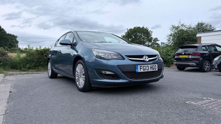 Vauxhall, ASTRA, Hatchback, 2013, Manual, 1598 (cc), 5 doors