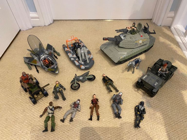 Army Set (6 vehicles, 12 characters)
