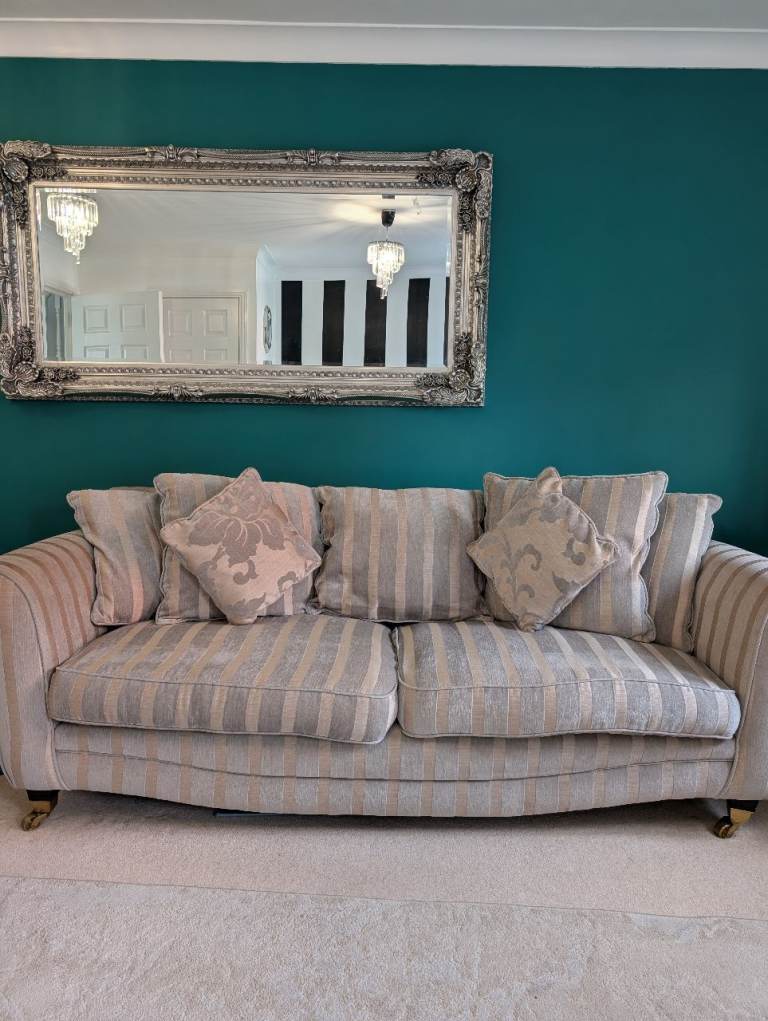 FREE 4 seater sofa and 2 seater cuddle chair - FREE  Need gone ASAP