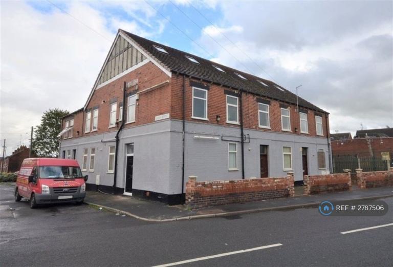 Studio flat in Southmoor Road, Hemsworth, Pontefract, WF9 (#2787506)