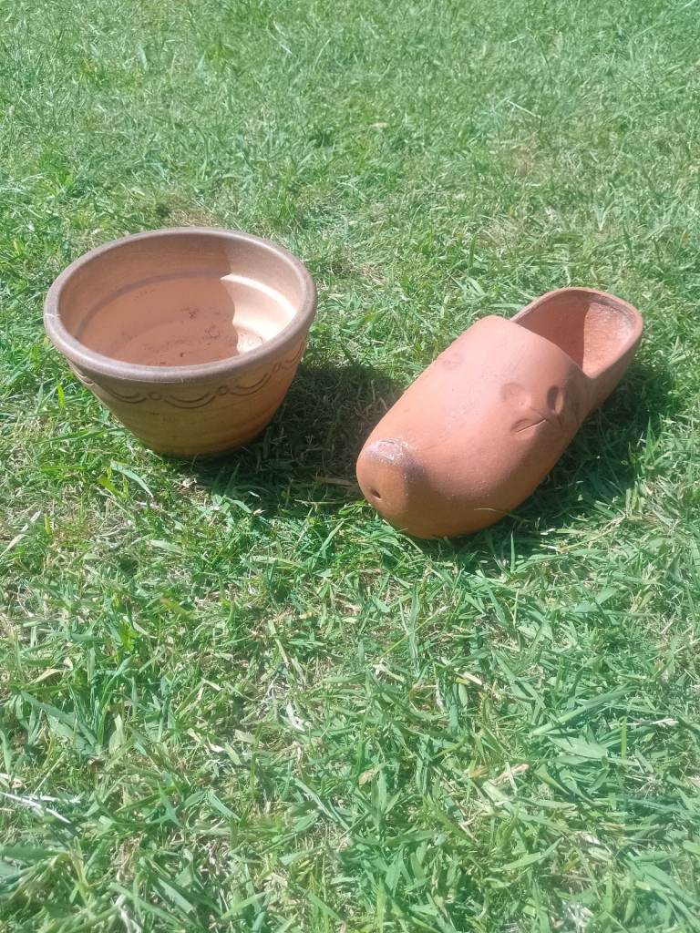 2 Small Garden Pots 