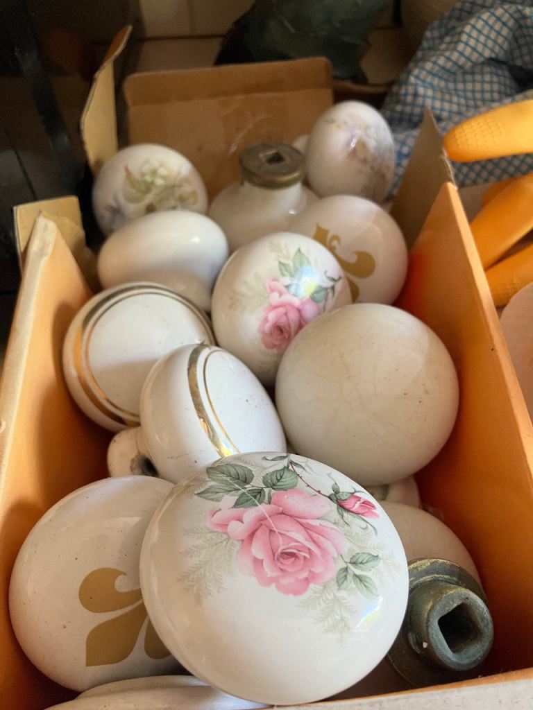Various ceramic door knobs 