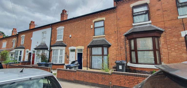 THREE BEDROOM HOUSE TO RENT ** JUST OFF THE MOSELEY ROAD ** CALL NOW TO VIEW