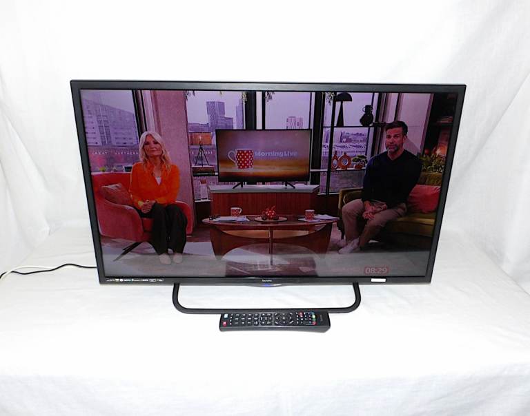 Technika 32 inch LCD TV with Built-in Freeview