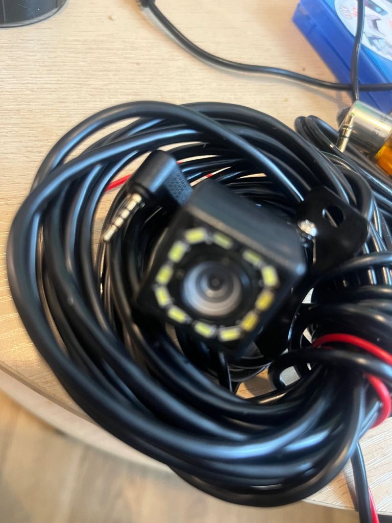 CarPlay with reverse and auto cam recording 