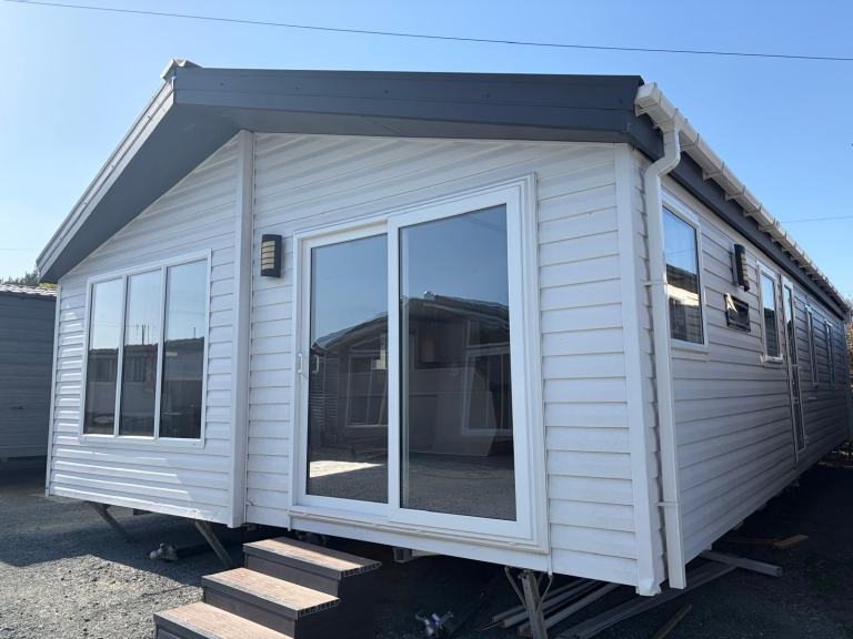 WILLERBY CLEARWATER 40X20 • 3 BED TWIN LODGE • MINT CONDITION • £49,500