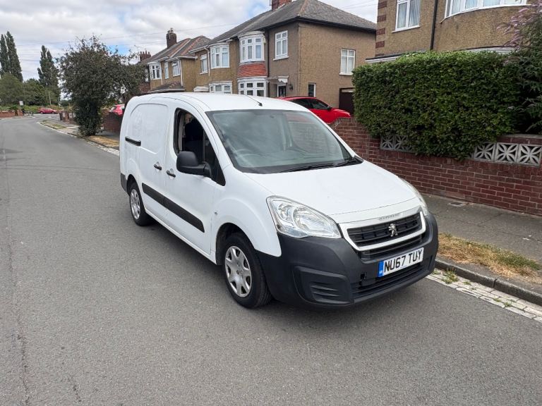 2017 Peugeot Partner Crew Van 1.6hdi 5 seat 131k 