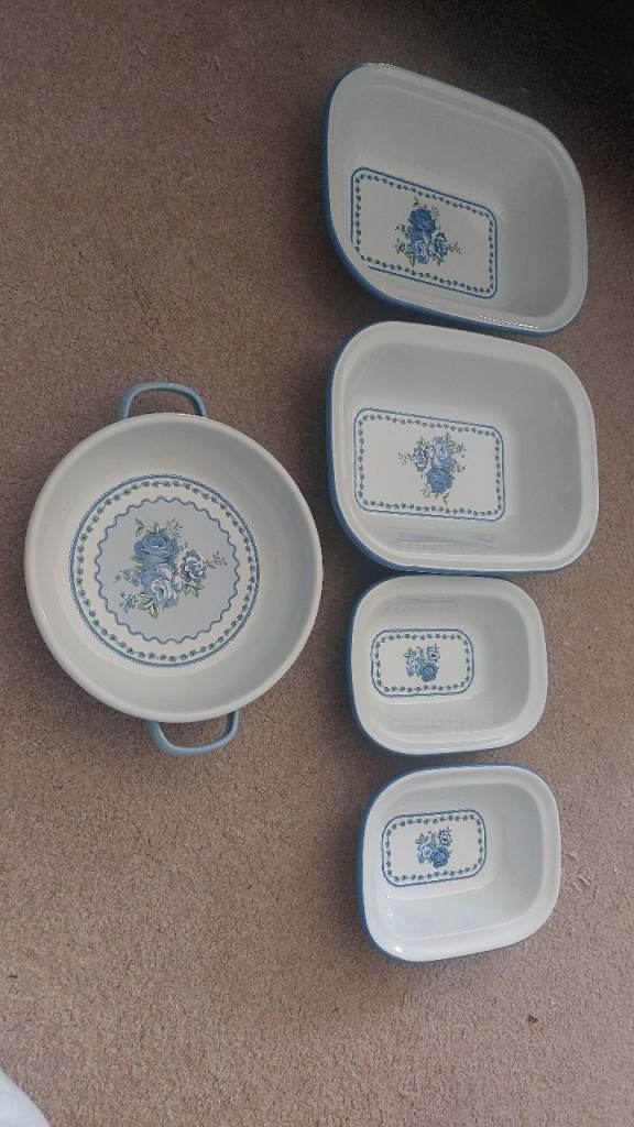 Cath Kidston Enamel Roasting/Baking Dishes Set – As Good As New