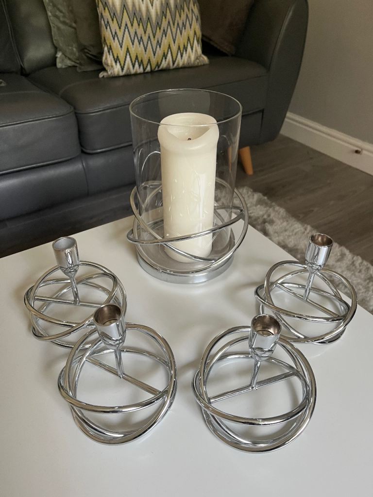 Stunning candle holder set