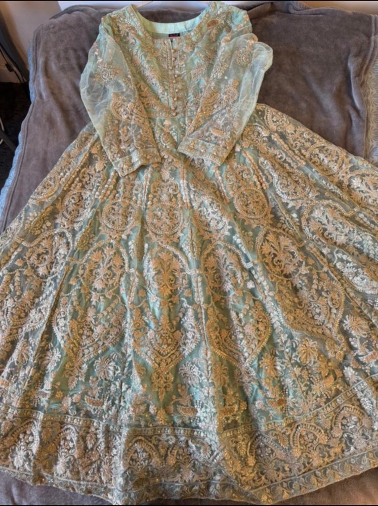 Stunning Mint Green Embroidered Asian Wedding Dress / Outfit