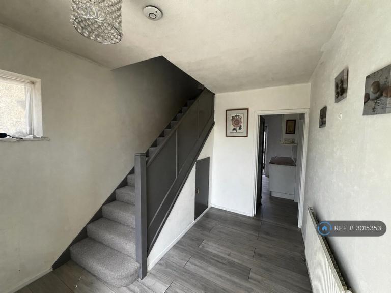 3 bedroom house in Peacock Avenue, Feltham, TW14 (3 bed) (#3015353)