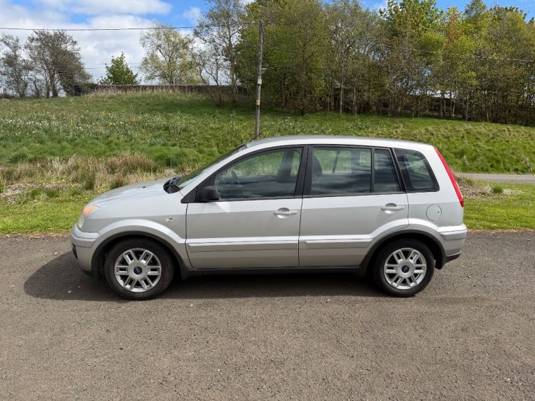 FORD FUSION ZETEC CLIMATE TDCI 1.4L (2007) 5 door family mpv car.