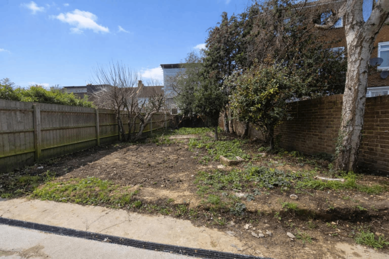 2 Hepworth Road	SW16 5DQ - Available Now!