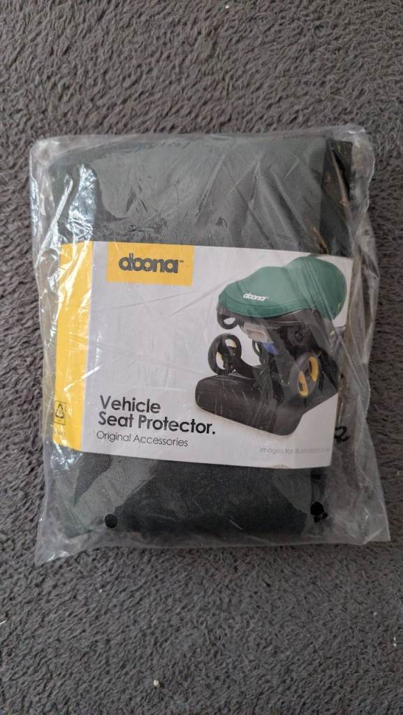 Doona vehicle seat protector 