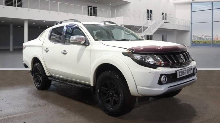 2018 Mitsubishi L200 2.4 DI-D DC Barbarian Pickup Double Cab 4dr Diesel Manual 4WD Euro 6 (178 p ...