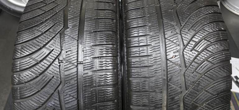 225 40 18    2 x tyres Michelin Pilot Alpin PA4