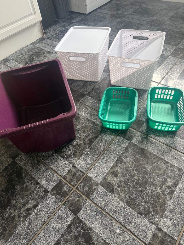 Storage boxes and baskets 