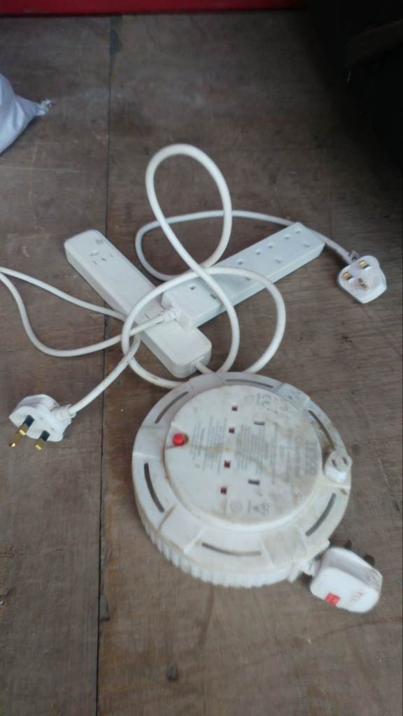 Extension leads mains power electrics current connect