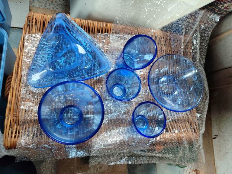 Lovely Blue Glass Tableware Set – 6 Pieces