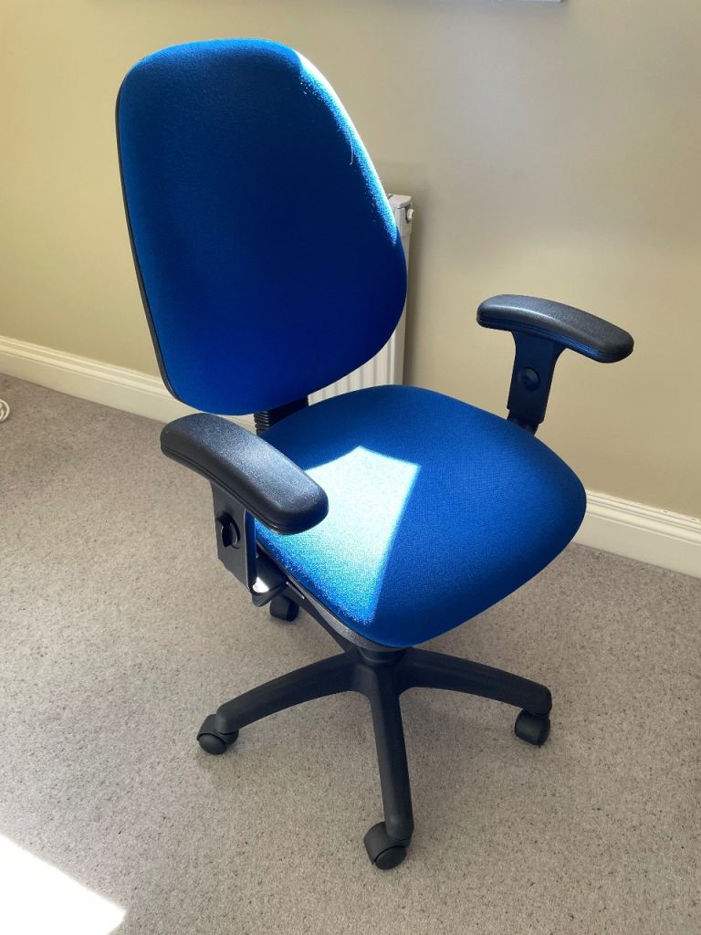 Blue Office Chair with Armrests – Good Condition
